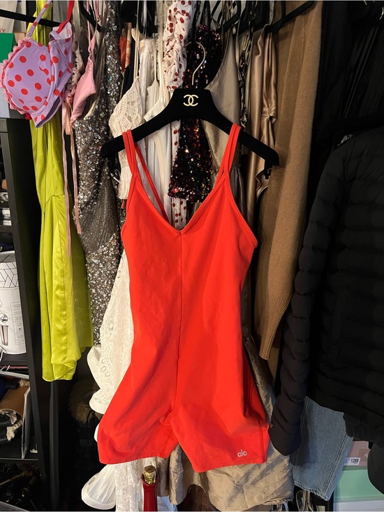 ALO Yoga Tops - Alo Women's Red V-Neck Romper size M 💋💋💋💋